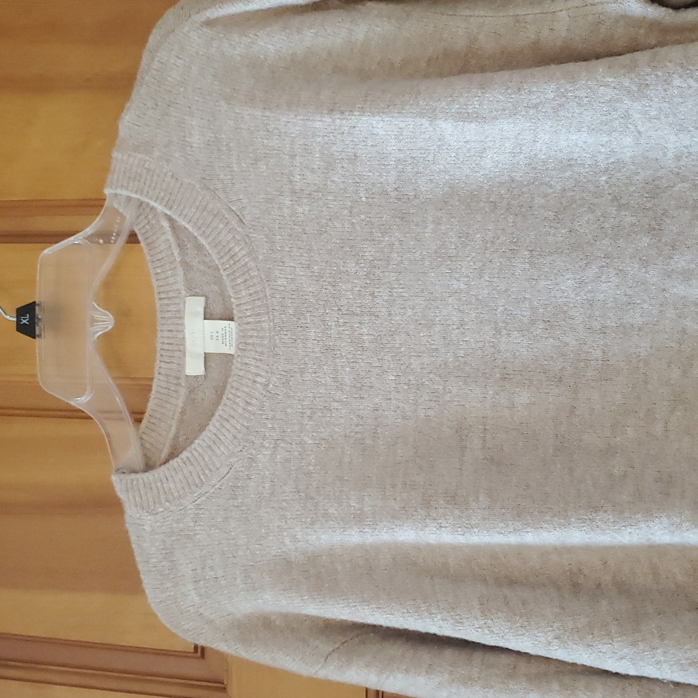 H&M Soft Beige Sweater - Picture 5 of 7